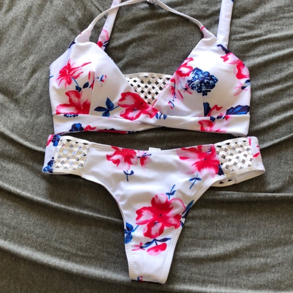 NWOT Colorful flower bikini set